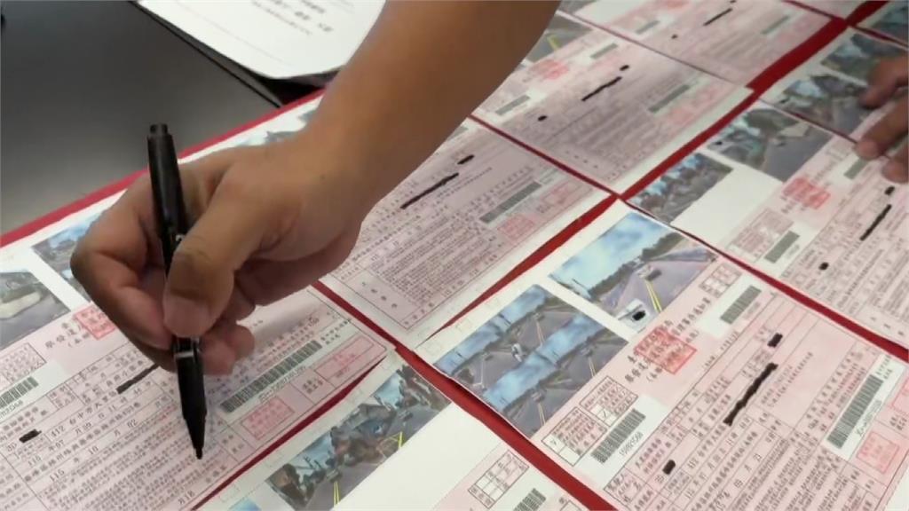 台中駕駛42秒收13張違規罰單 警：請示中央開罰依據