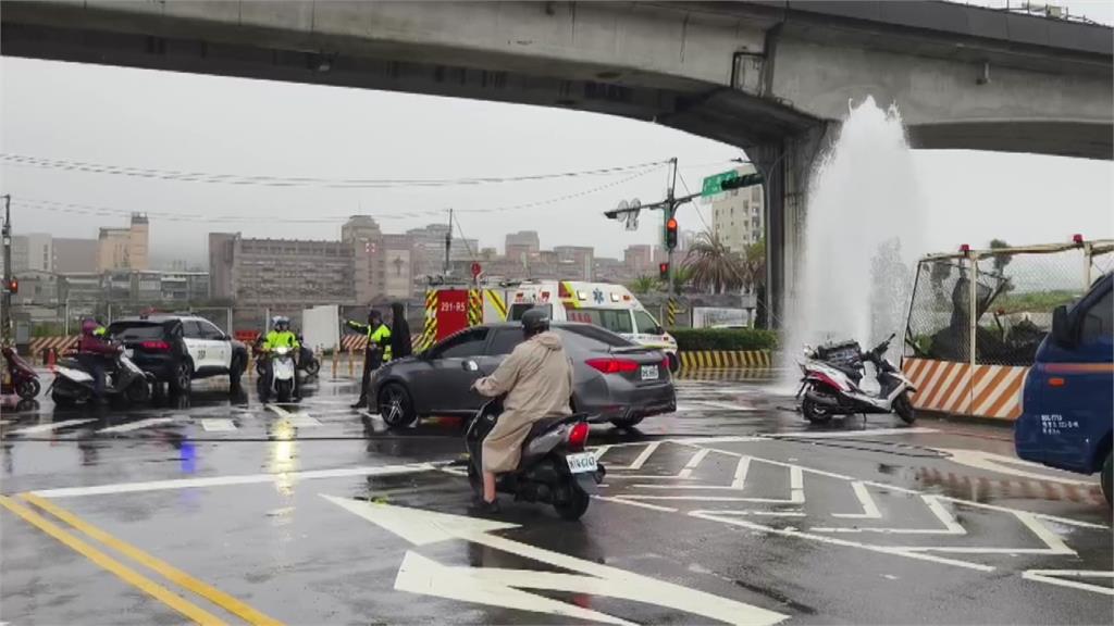 新北聯結車疑打滑連環撞 1路人當場亡、2工地保全擦挫傷