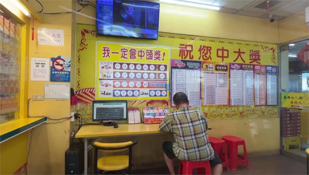 母女刮刮樂「中1萬」扔桌上沒兌獎！彩券行急尋人 網讚良心店家