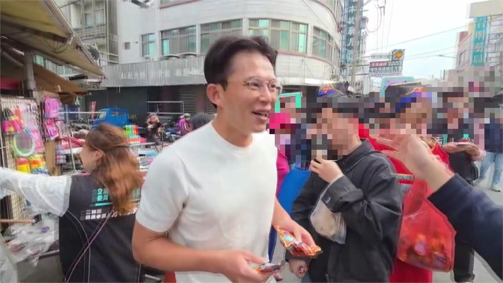 黃國昌赴彰化參拜輔選 遭民眾「嗆聲 」險些爆發衝突