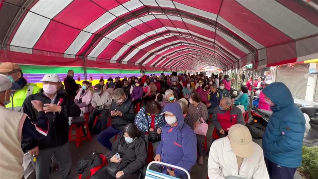 皮蛇疫苗補助太搶手！4567個名額今開搶 民眾漏夜排隊卡位