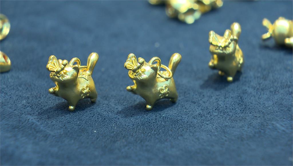 黃金現貨首破4500美元！全年漲幅超過七成 高盛估明年衝4900美元