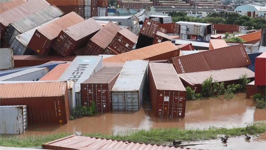 南非東部海岸遭遇60年來最嚴重的洪災。圖／翻攝自AP Direct