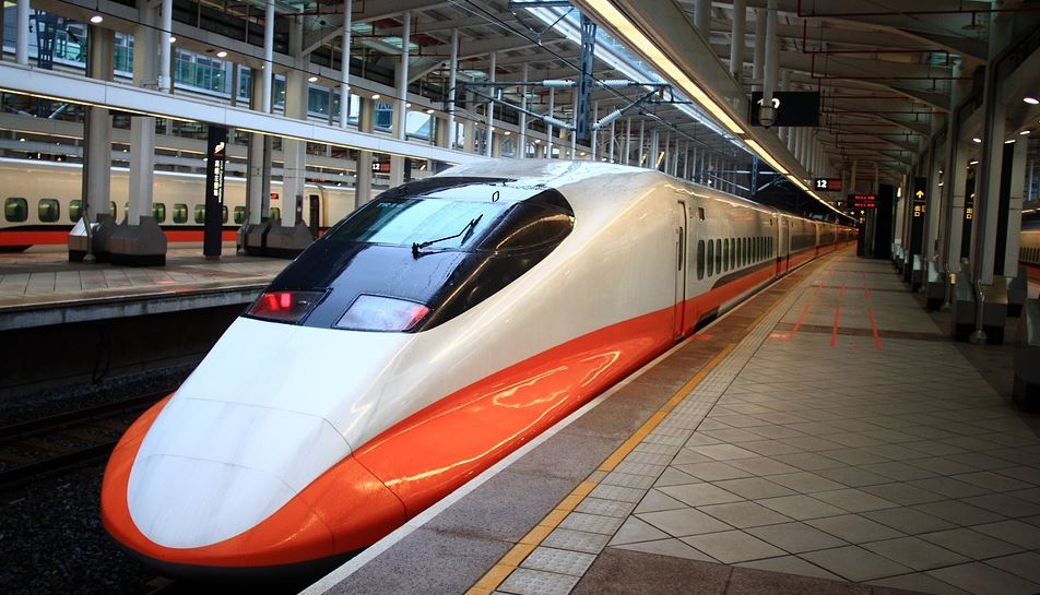 高鐵在9月初加開大學生返校5折優惠列車。圖／台視新聞（資料畫面）