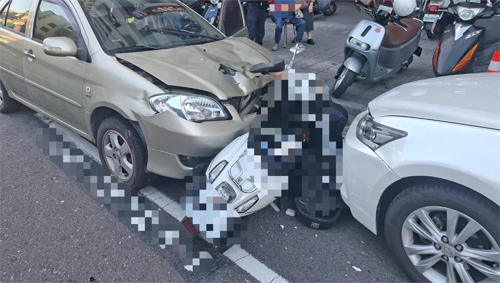 高雄7旬婦太緊張逆向夾擊騎士！騎車女補教師遭撞死 20歲後座兒嚇壞