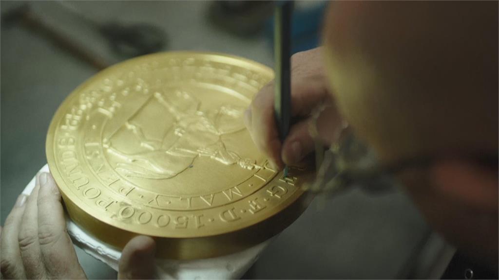 英皇家鑄幣局特製15公斤硬幣。圖／翻攝自AP Direct