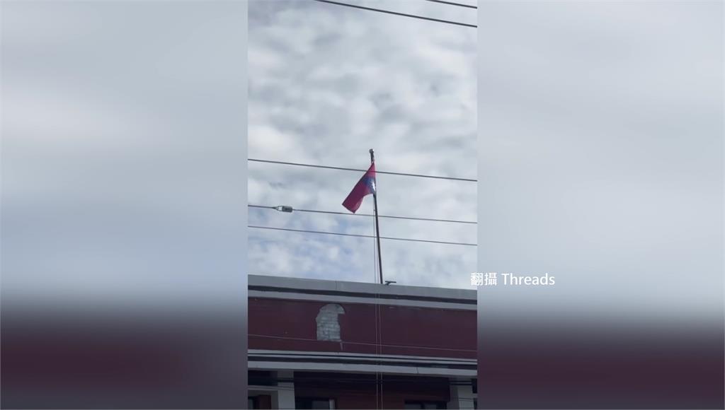 屏東長治鄉一間派出所竟把國旗倒掛。圖／翻攝自Threads
