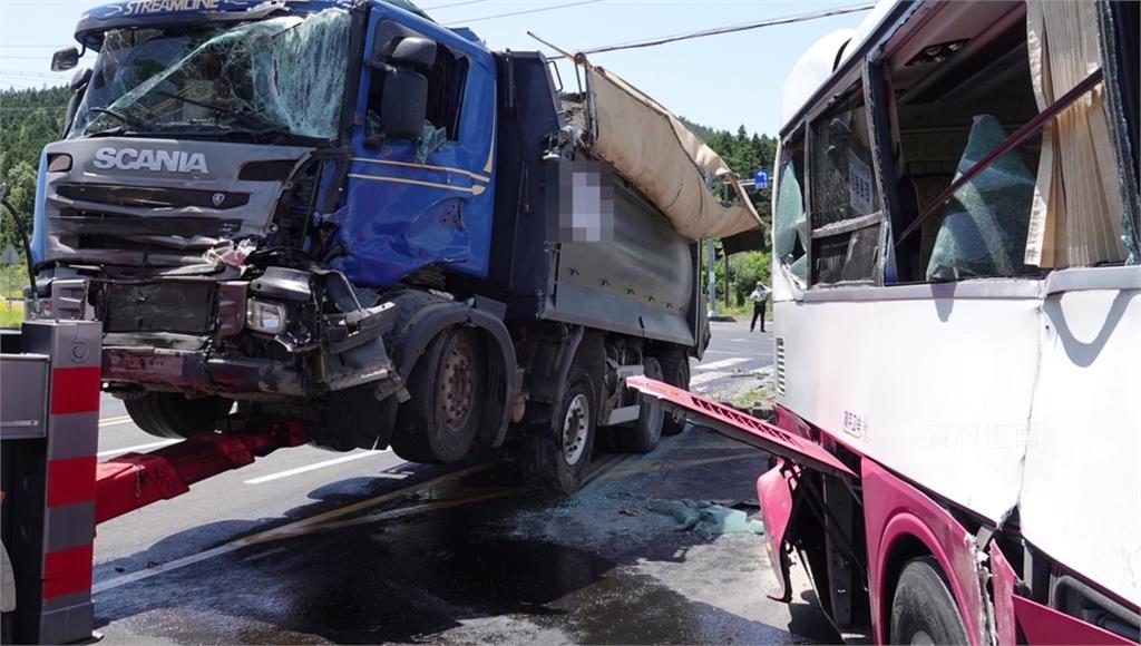 台灣旅行團在濟州島發生車禍。圖／翻攝自濟州消防本部