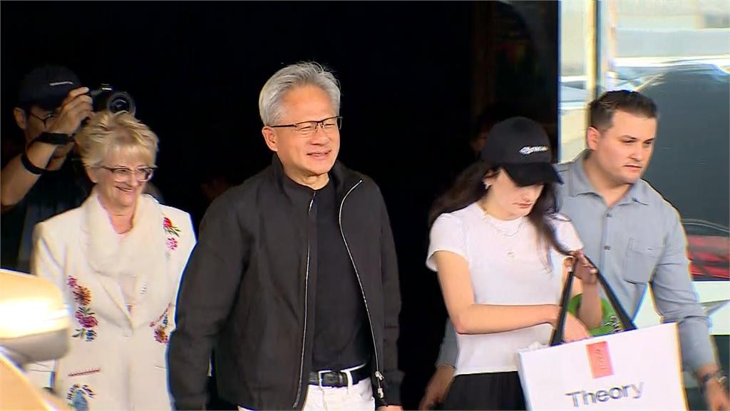 黃仁勳提前抵台喊很多工作要做　曝「台北新辦公室有活動會參加」