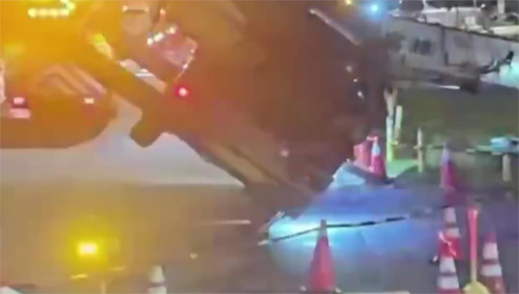 萬華爆工安意外！吊車突「90度傾倒」2工人重摔在地