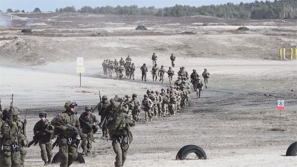為防俄國攻打，波蘭近期頻繁與美國進行軍事演訓。圖／畫面攝自CNN