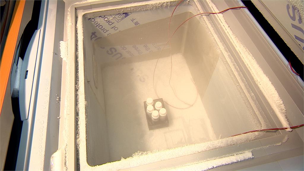 業者自製移動冷凍櫃，充飽電可續航冷凍保存24小時