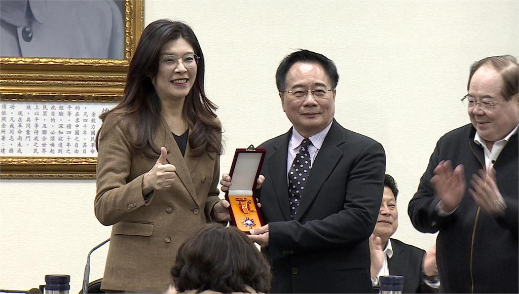 蔡正元獲頒國民黨「實踐一等獎章」　鄭麗文：他是帶著勳章入獄的！