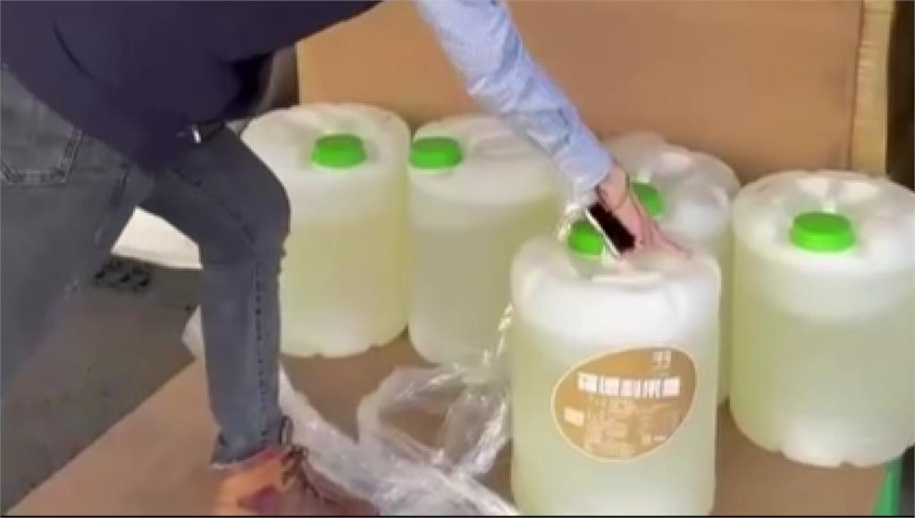 供應商停車場當倉庫？手搖飲原物料遭曝曬 食安複查結果曝