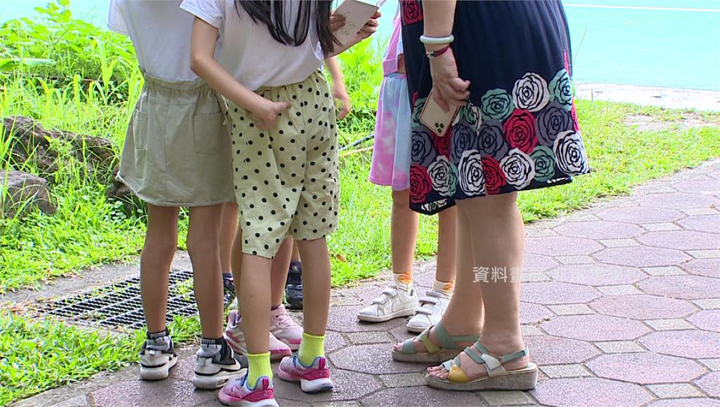 網紅老師「上課當流量」？入侵中小學吸粉 教學內容、品質譁眾取寵