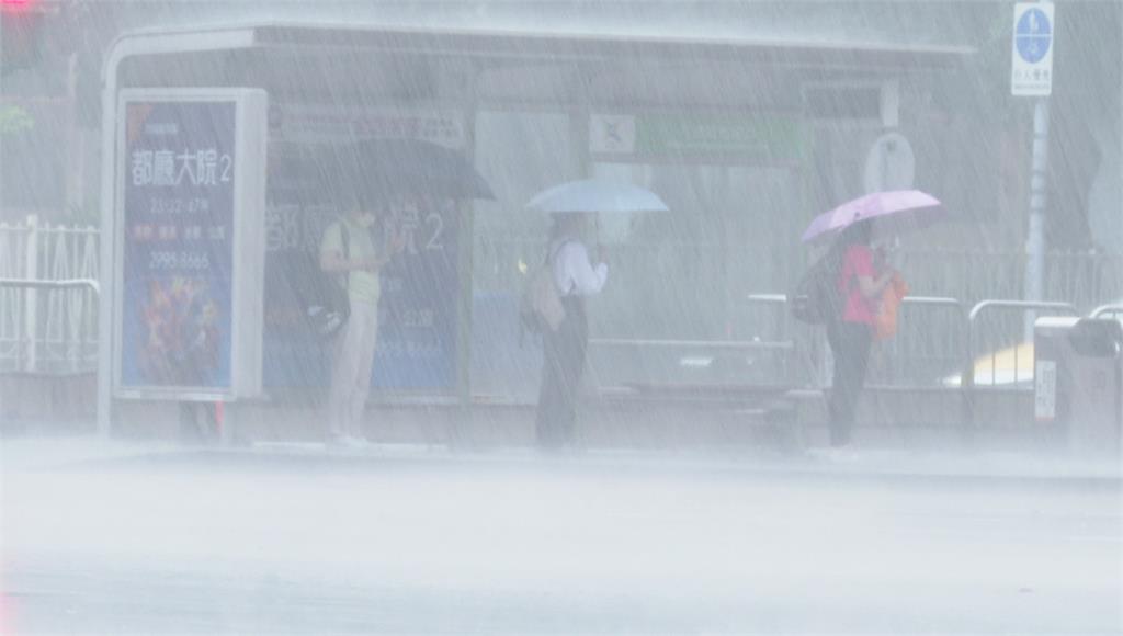 氣象署發豪雨警報，4縣市列豪雨警戒「慎防淹水」。圖／台視新聞（資料畫面）