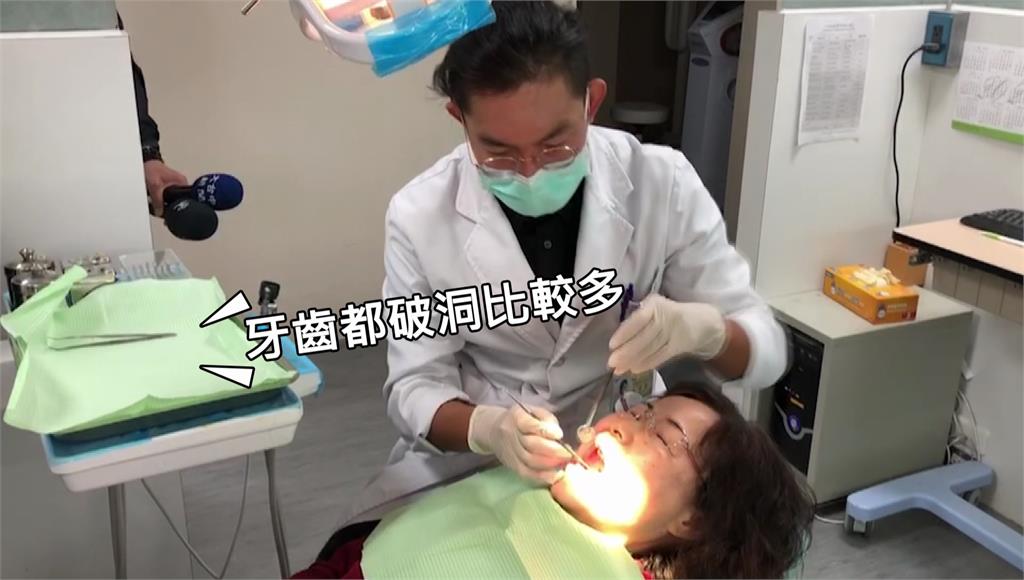 台中65歲林女士，因乾燥症容易蛀牙、產生牙周疾病等。圖／台視新聞
