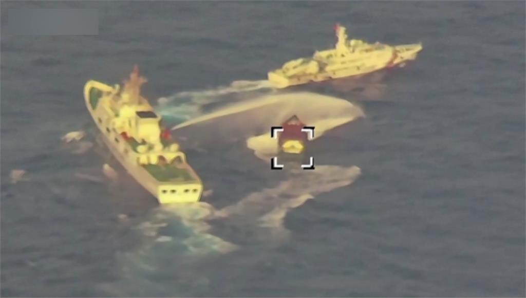 南海再爆衝突，菲律賓控中國水砲攻擊補給船。圖／CNN、路透社
