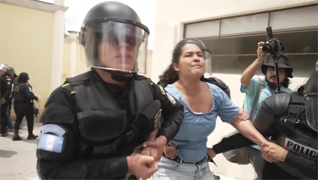 瓜地馬拉總統大選，爆發警民衝突。圖／美聯社、路透社