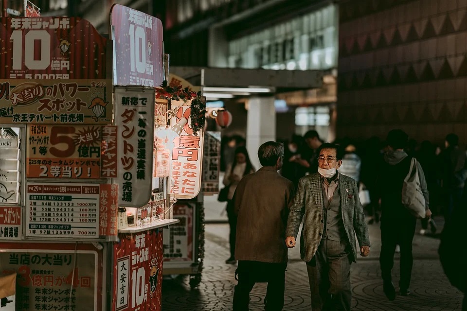 東京封城連9天確診數破千 日本寄望3.1億劑新冠...