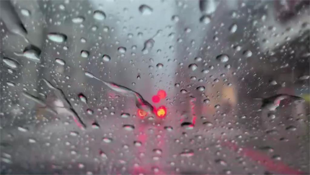 南台灣大雷雨開炸 12縣市發布大雨特報