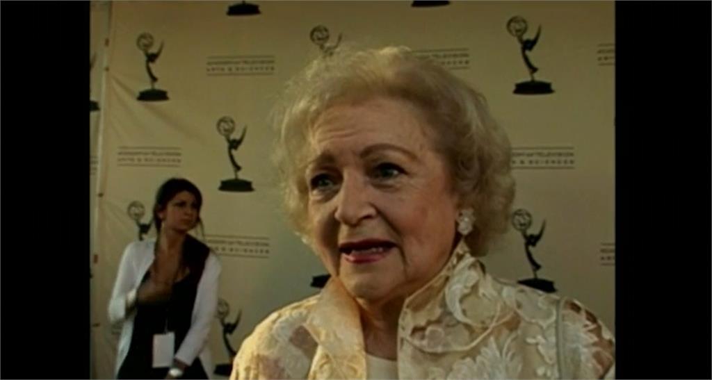 美國女演員貝蒂懷特（Betty White）高齡99歲辭世。圖／翻攝自AP Direct
