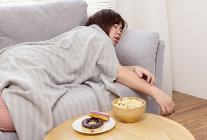 吃飽後想睡覺？營養師揭「醣暈真相」：血糖崩了 3跡象恐是糖尿病