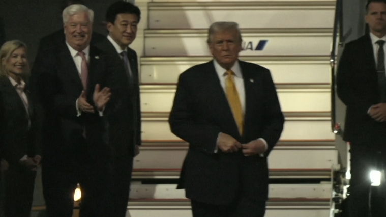 美國總統川普抵達日本。圖／AP Direct