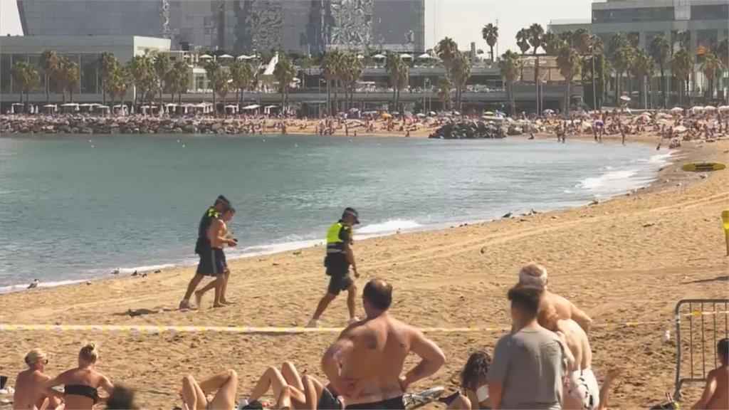 西班牙一處海灘發現有未爆彈。圖：台視新聞