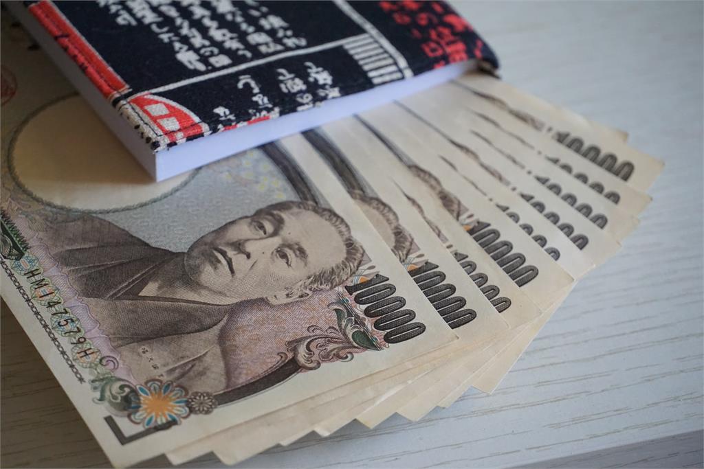 日首相岸田文雄與央行總裁會談日圓貶值。圖／翻攝自unspalash（示意圖）