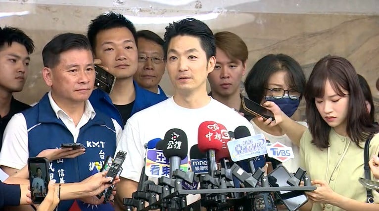 蔣萬安批沈伯洋臉書遭灌爆 發文15小時41萬則留言破世界紀錄！