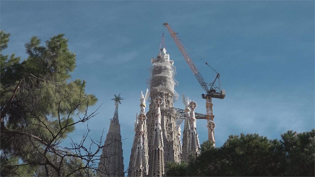 巴塞隆納高第聖家堂 歷經144年十字架封頂