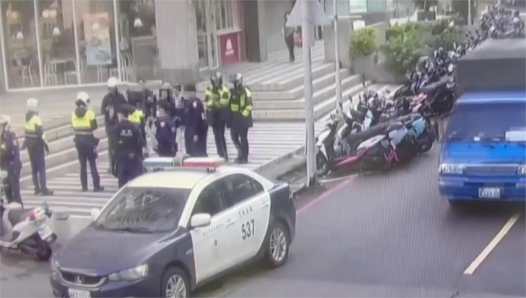  2男大生玩「射龍門」欠百萬賭債遭擄 警實彈攻堅「逮1嫌也是大學生」