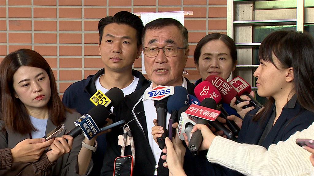 競選主視覺遭網友質疑抄襲 李四川澄清：這個「榔頭」是我人生的縮影