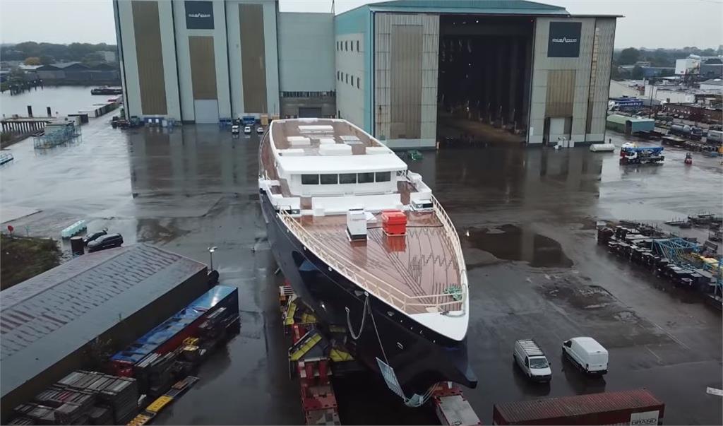 貝佐斯訂製了一艘史上最大遊艇。圖／翻攝自YouTube@Dutch Yachting