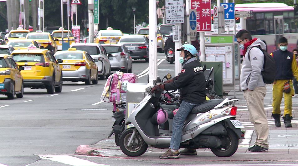 明起冷空氣南下，北台灣越晚越冷。圖：台視新聞