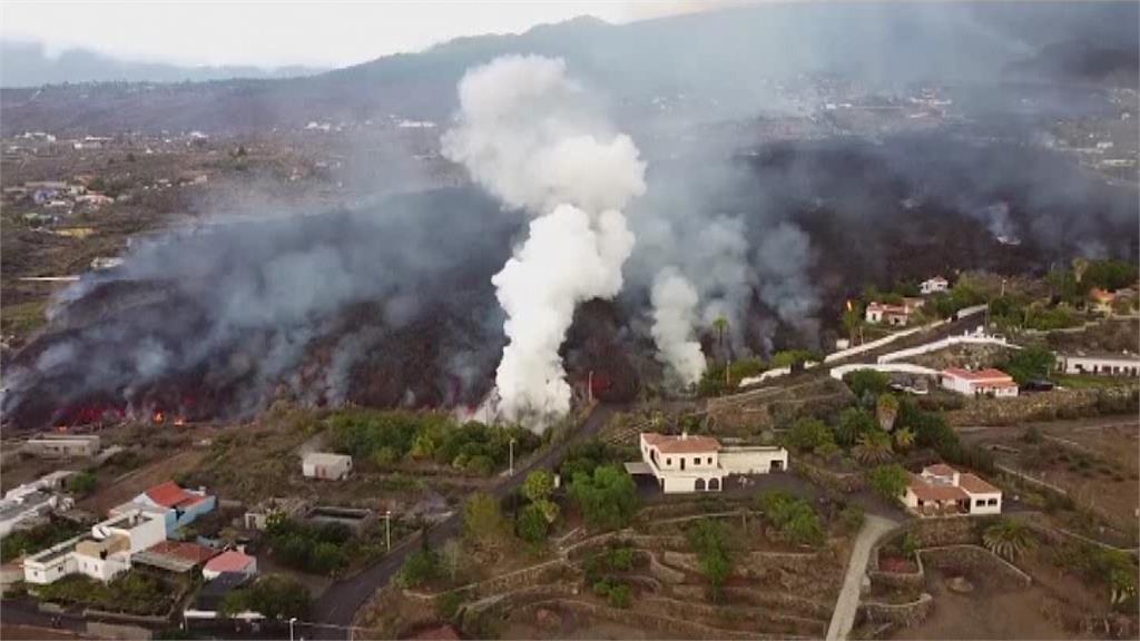 西班牙坎布雷別哈火山噴發，熔岩覆蓋整個村莊。圖／台視新聞