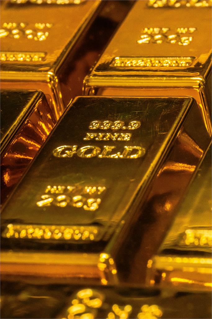 受國際情勢及美國聯準會降息因素影響，黃金價格不斷攀升。圖／翻攝自Unsplash