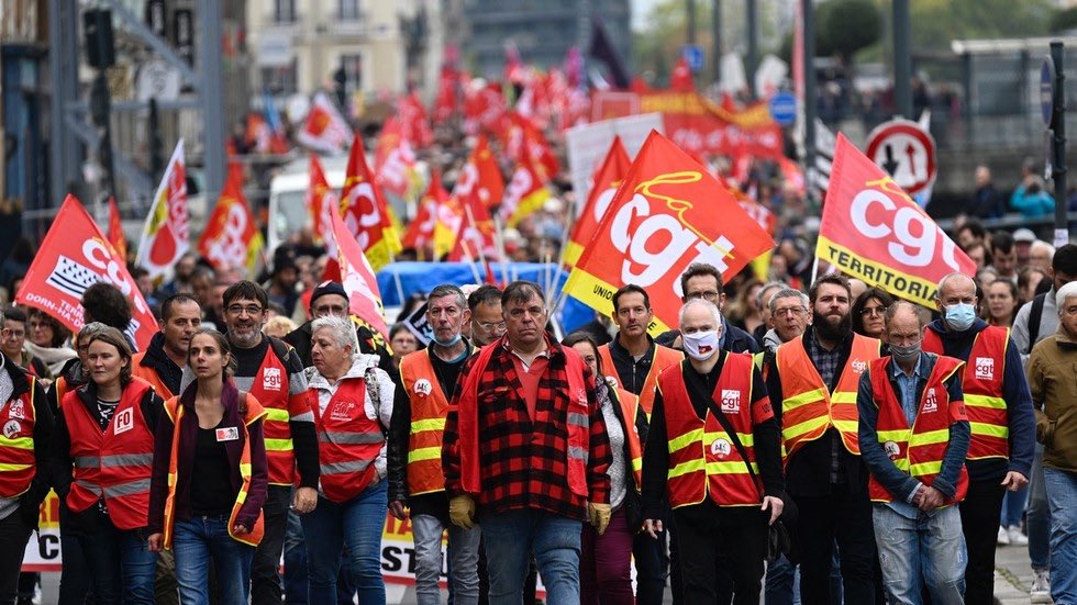 法國發起全國性大罷工。圖／翻攝自推特
