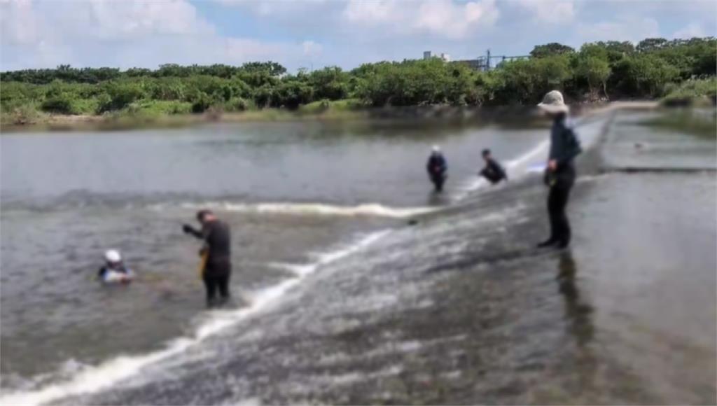 國中生大湖抽水站攔沙壩相約戲水失蹤 今上午下游尋獲遺體