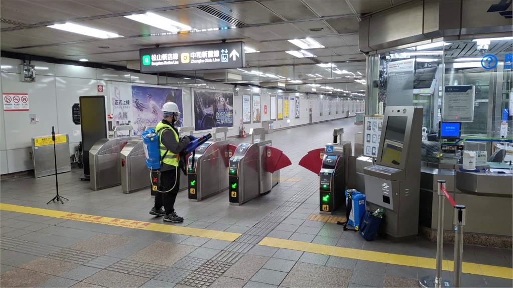 北捷車廂老鼠哪來的？官方調監視畫面：研判由旅客背包、提袋中竄出