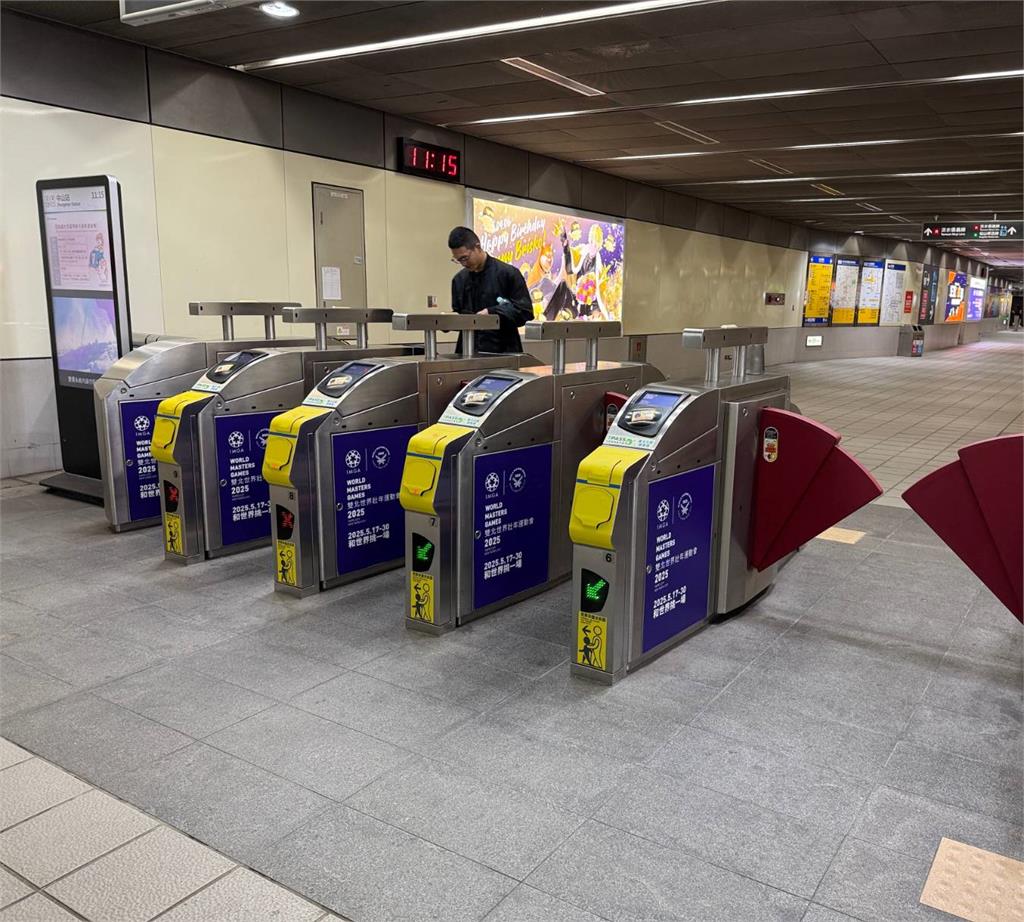 台北捷運閘門正在升級中。圖／翻攝自台北捷運官網