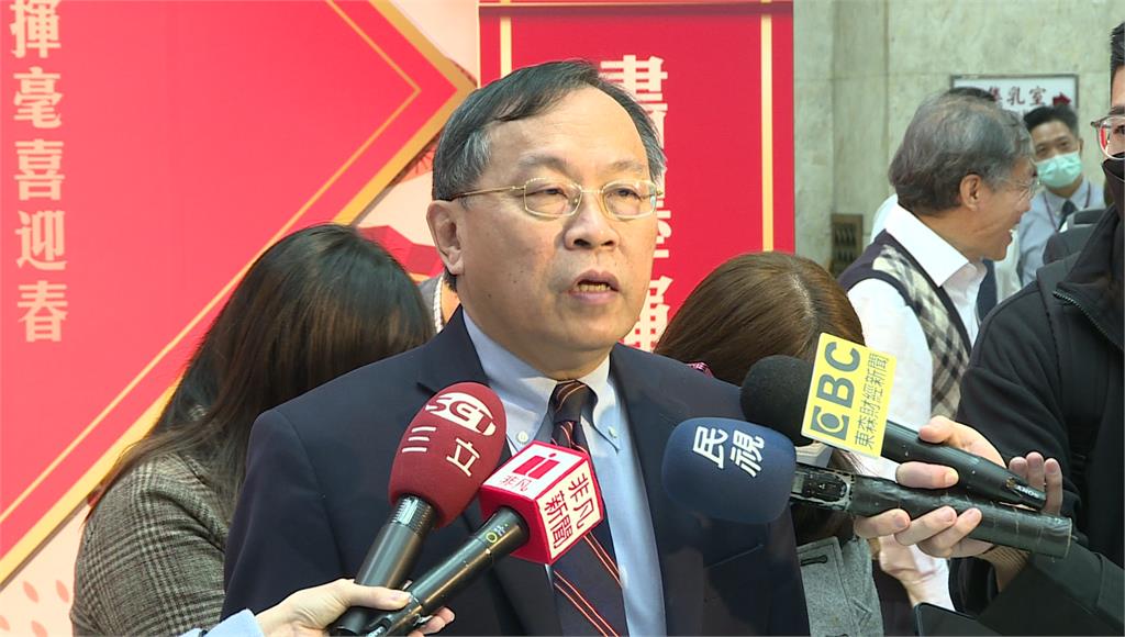 台灣銀行董事長呂桔誠證實，從今年1月1日起，全體行員都已調薪5%。圖／非凡新聞