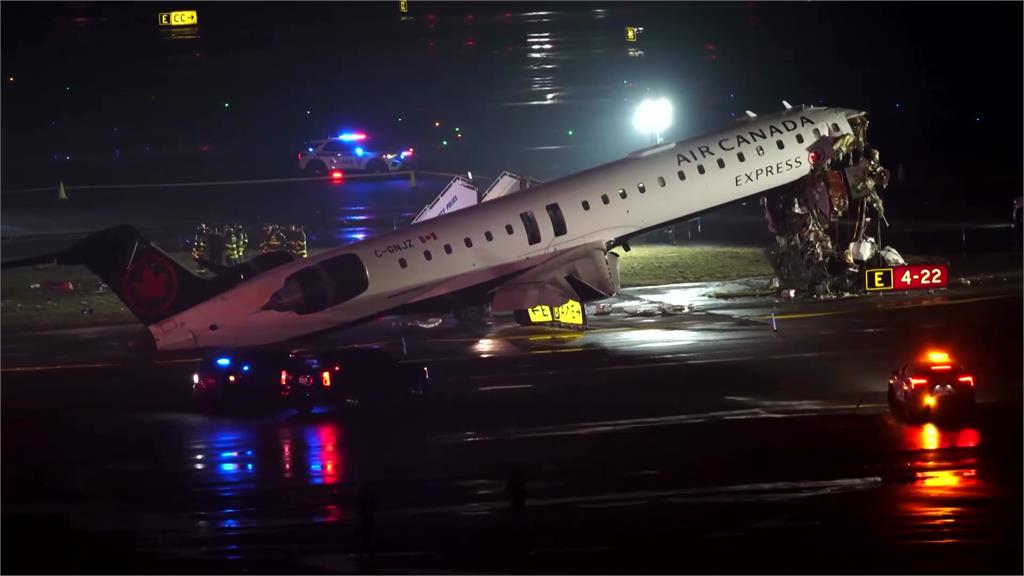 紐約客機撞消防車2死41傷 嚴重飛安事故「機場一度全面禁飛」