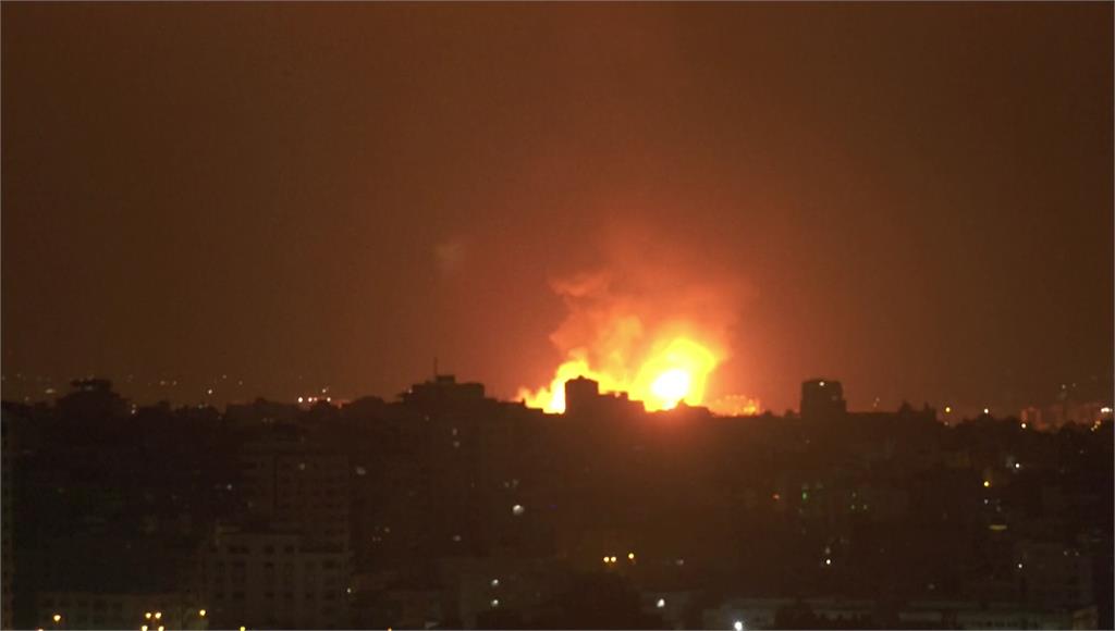 以色列朝加薩發動空襲，擊斃3高階指揮官。圖／美聯社、路透社