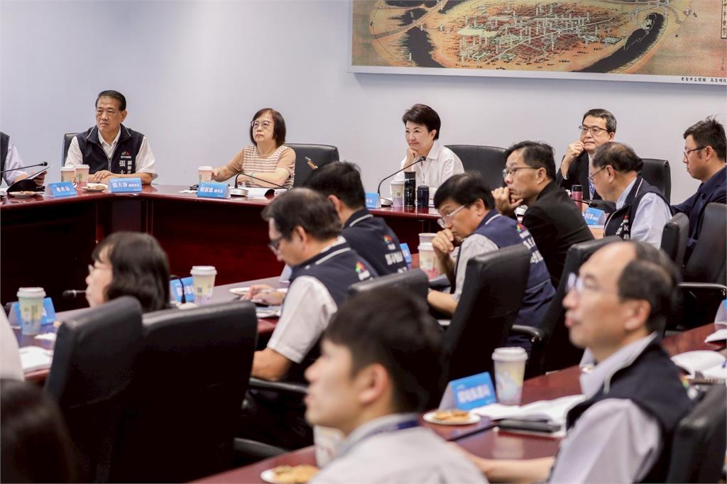 由盧秀燕市長率市府各局處一級主管共同參與、學習，展現市府對AI議題的高度重視。圖／台中市政府數位發展局
