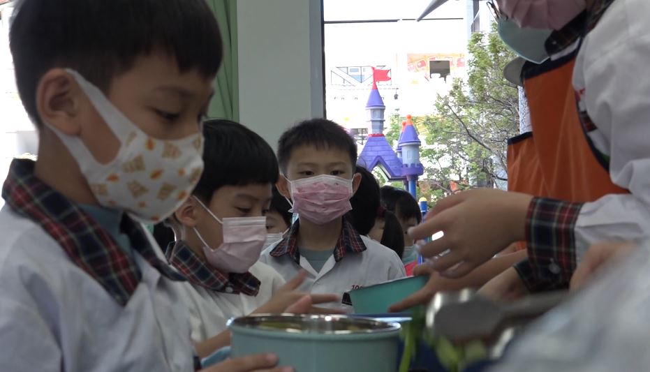 高中以下營養午餐用國產豬 團膳業者喊苦