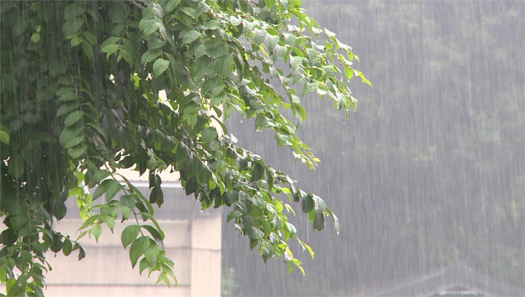 氣象局提醒，今、明西部嚴防大雨，不排除有豪雨。圖／台視新聞（資料畫面）