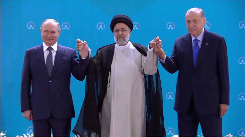 俄羅斯總統普亭、伊朗總統萊希、土耳其總統艾爾段舉行三邊會談。圖／路透社