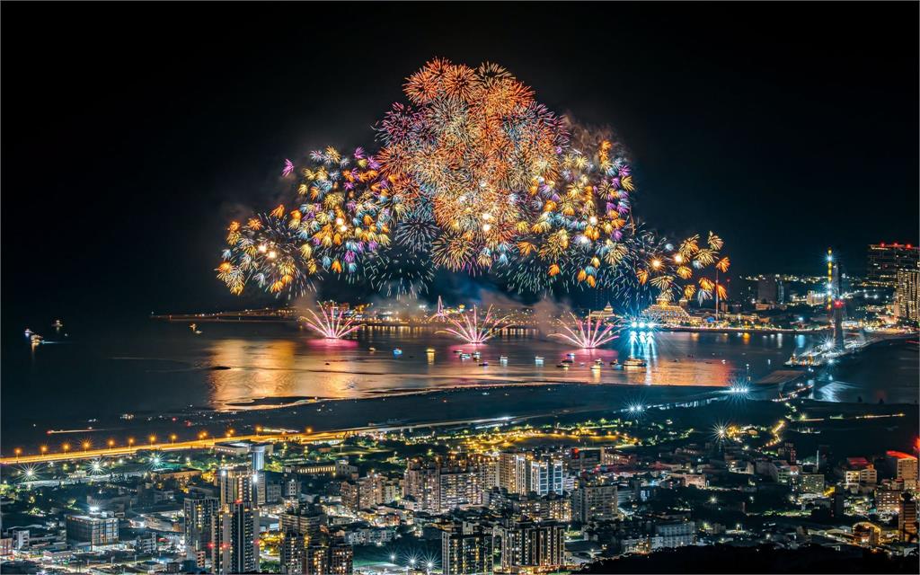 2026淡水漁人碼頭連3週放煙火！  最佳觀賞點.周邊交管一次看